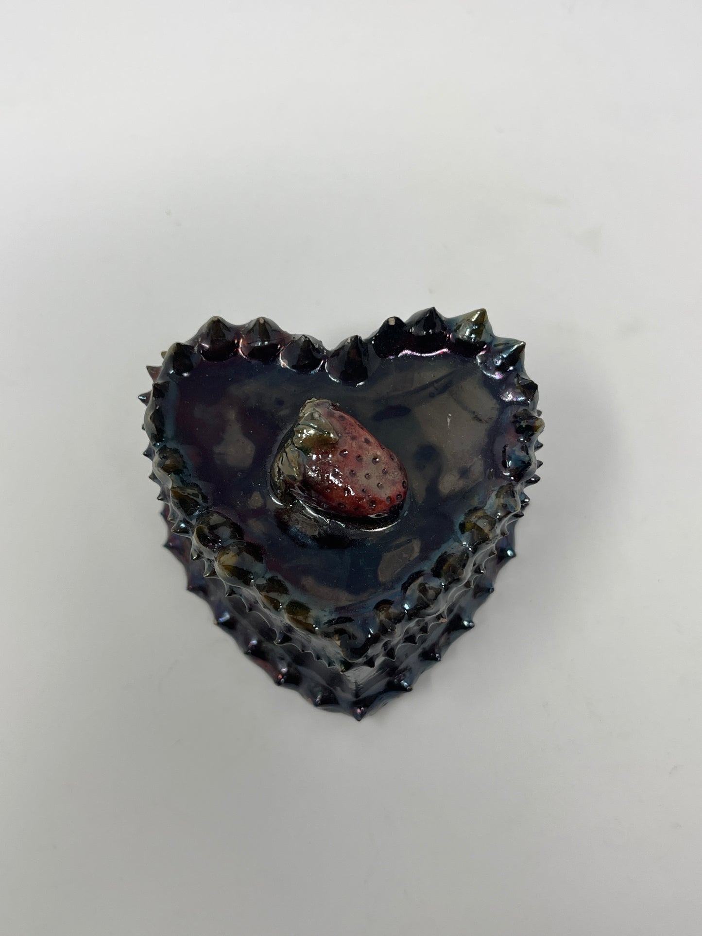 Fresa Spike Cake Sculpture