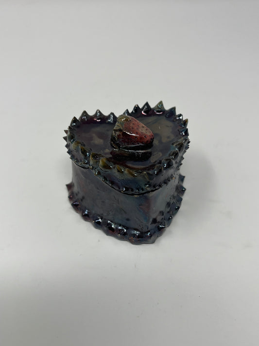 Fresa Spike Cake Sculpture