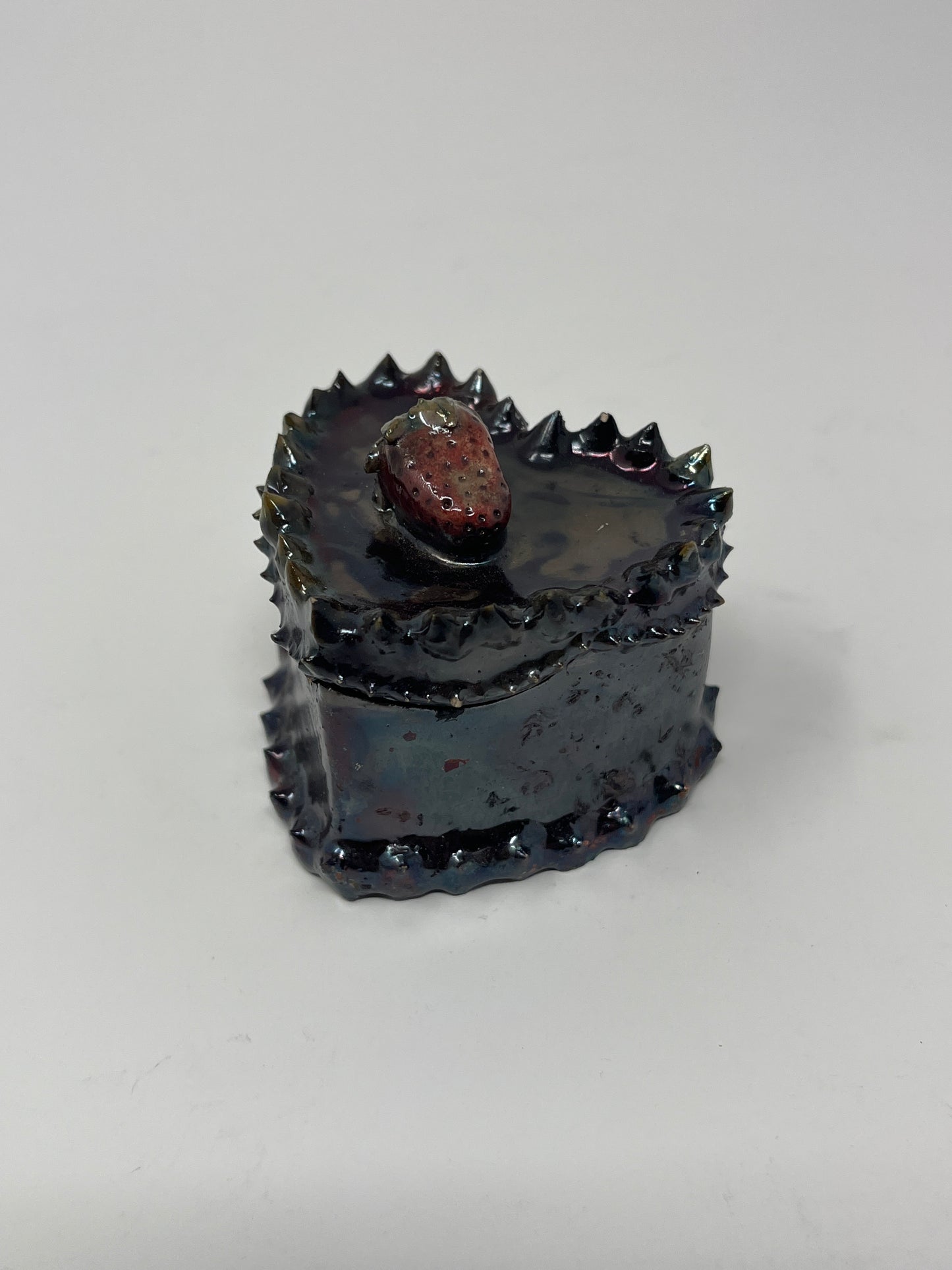 Fresa Spike Cake Sculpture