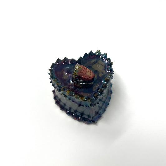 Fresa Spike Cake Sculpture